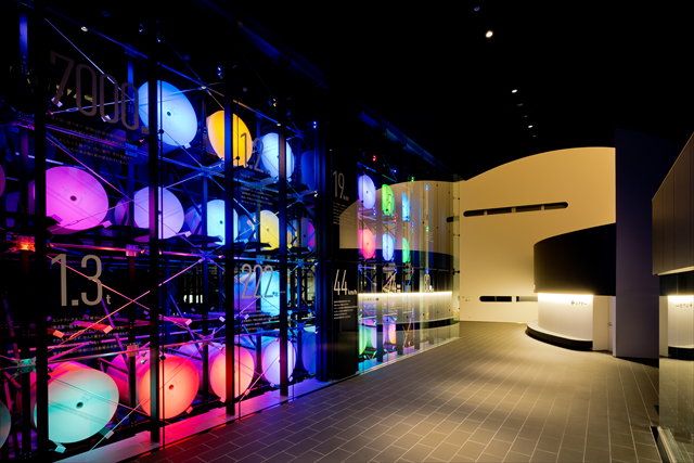 図１　エントランス立体紙庫照明