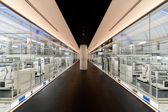 図２　輪転機・ブリッジ照明