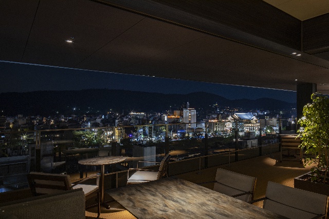 図２　増築棟最上階ホテルテラス