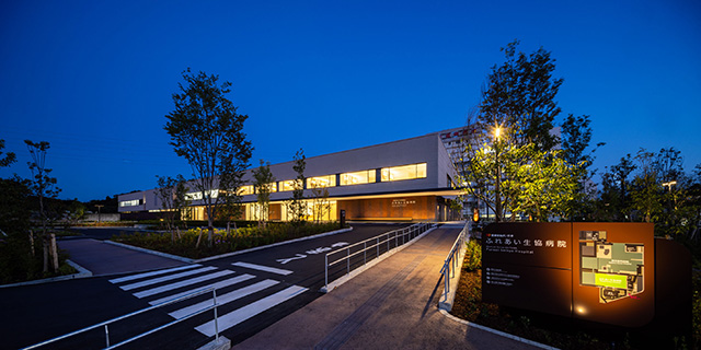 図１　自然と調和し優しく灯される外観