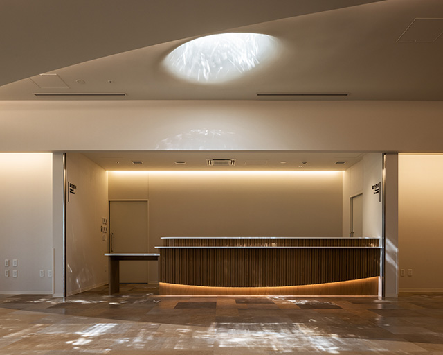 図３　日のうつろいを映し出すトップライト