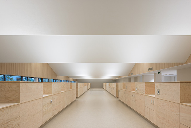 図４　透析室内観夕景②