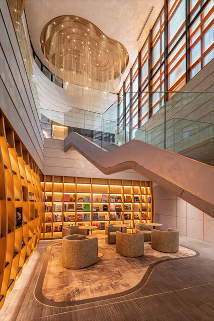 図３　地下1階ライブラリーラウンジ