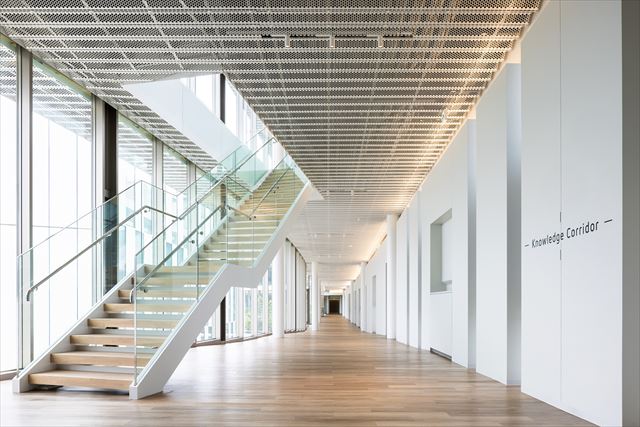 図１　渡り廊下（2階新築部分）