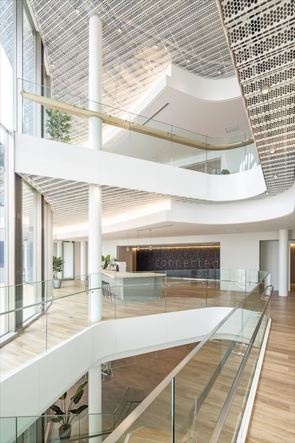 図２　渡り廊下（2階内観）