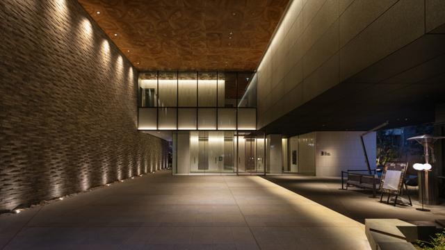 図４　エントランスピロティ