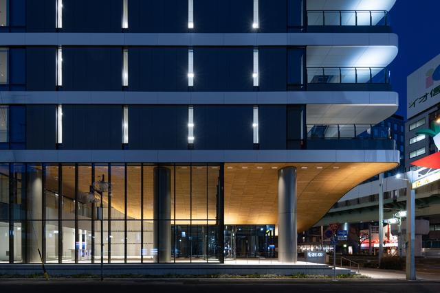 図３　エントランスロビー
アンビエントライト