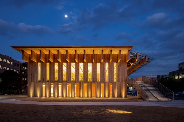 図３　 西側外観