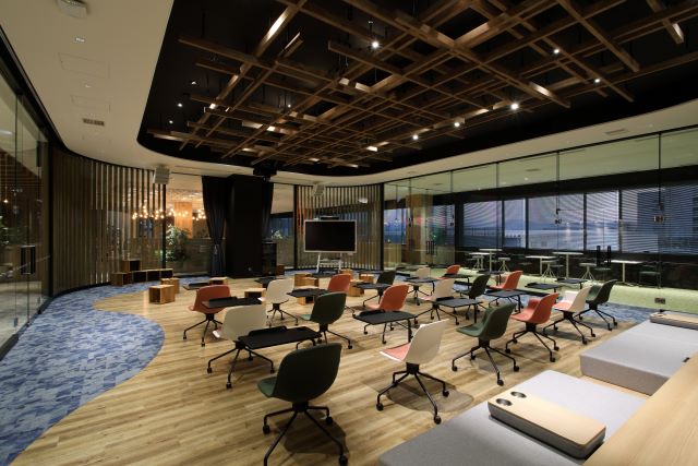 図３　プレゼンルーム
キャンプファイヤー