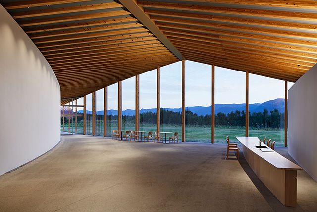 図３　企画展示室 交流ラウンジ