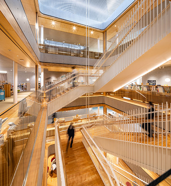 図１　コモンズ階段