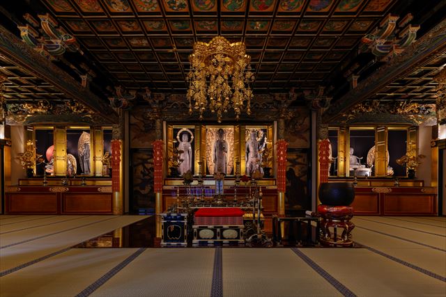 図４　本堂内陣